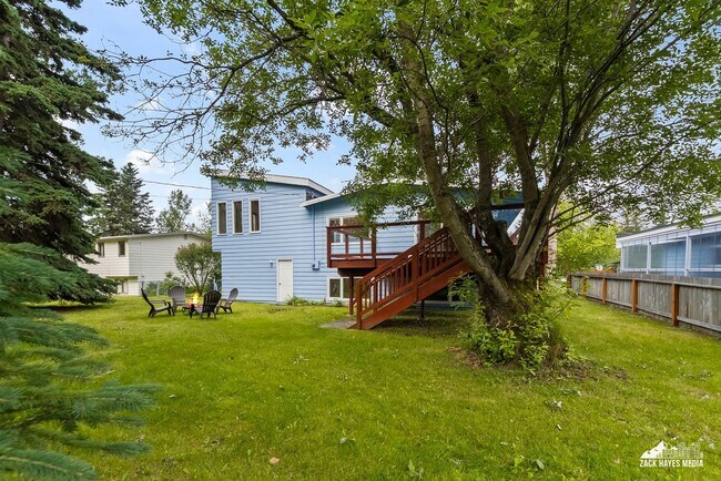 Building Photo - 4071 MacInnes Street