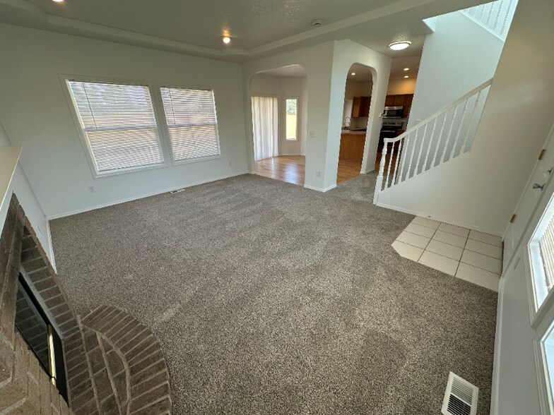 Building Photo - 670 Teton Dr