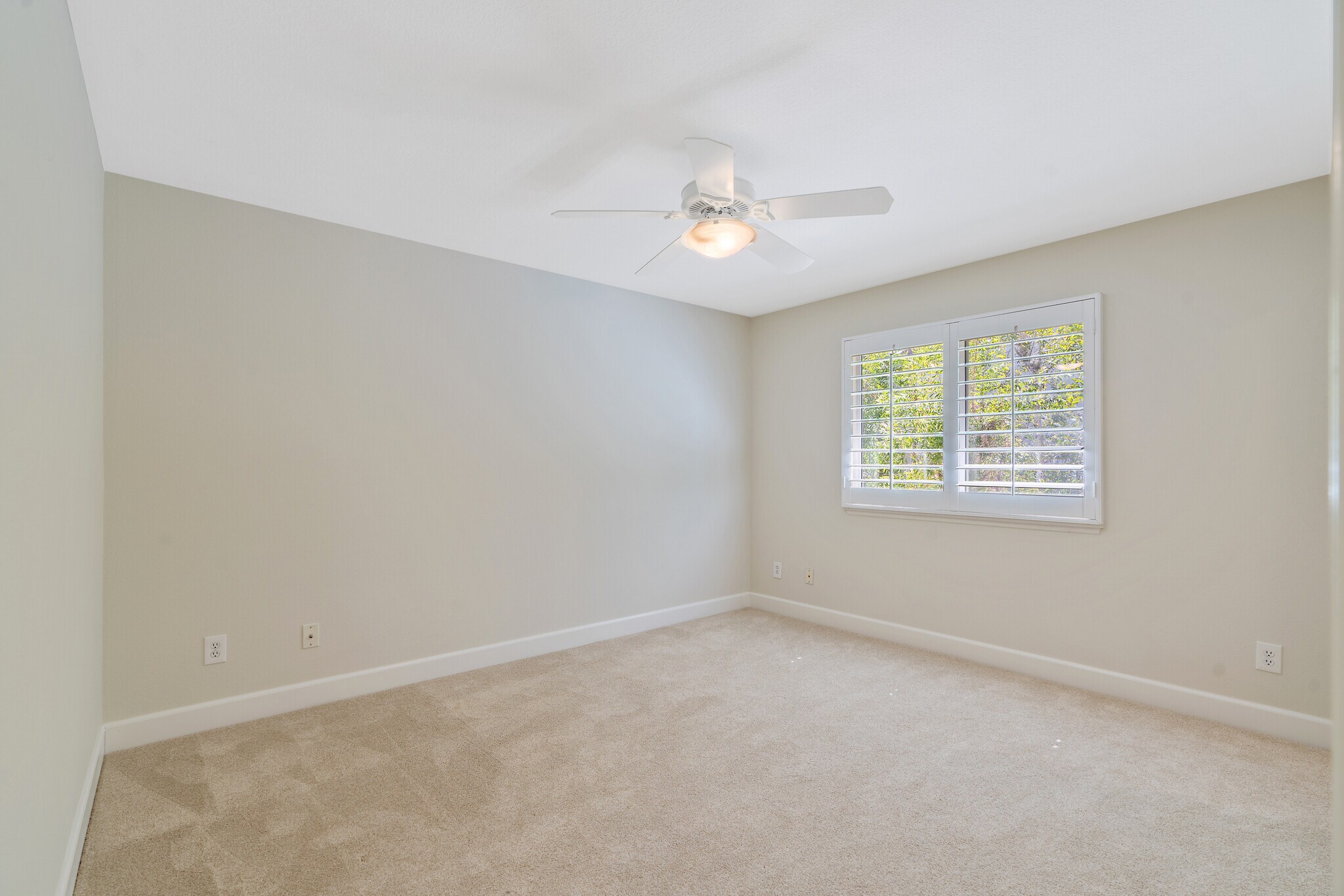 Building Photo - 674 Via de Tierra