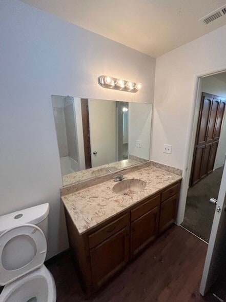 Building Photo - 1036 S Noyes Ct