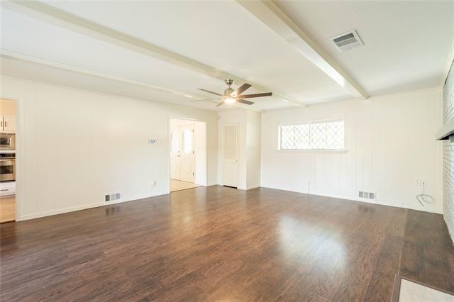 Building Photo - 2217 Sylvan Dr