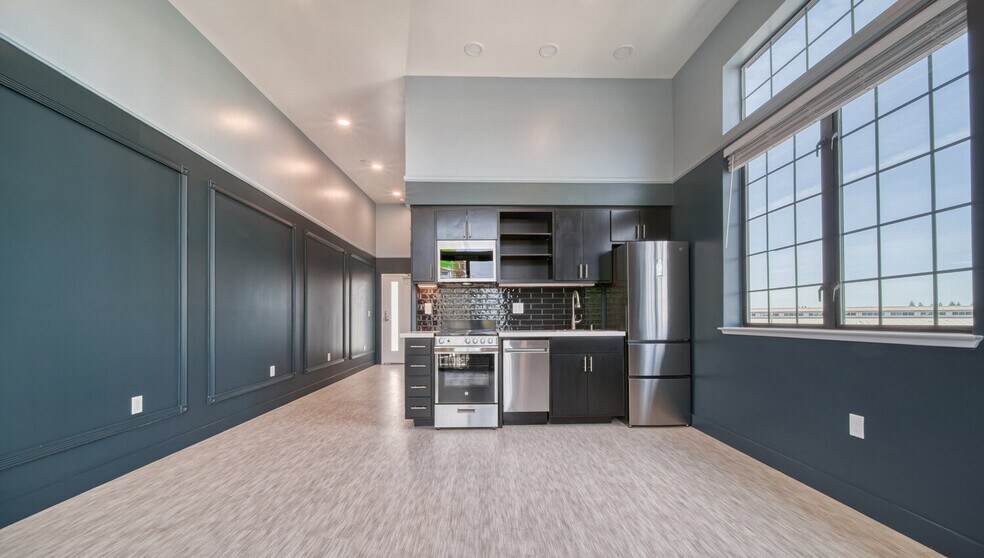 Building Photo - 2275 Springfield Dr