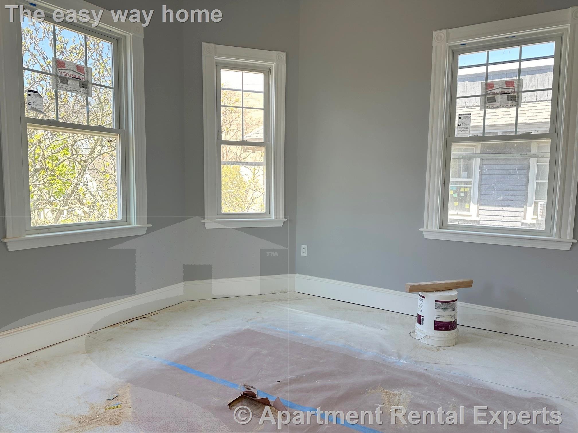 Building Photo - 32 Putnam Ave