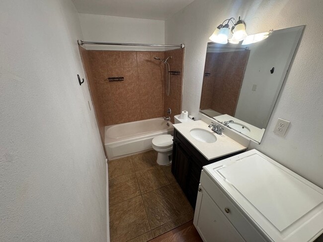 Building Photo - Beautiful 4 bedroom in West Lancaster