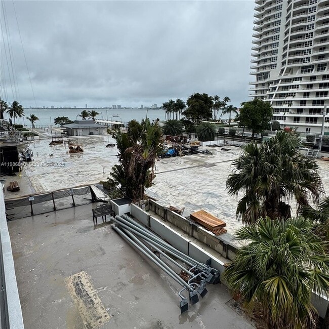 Building Photo - 600 NE 36th St