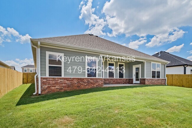 Building Photo - Live New in Bentonville | 3BR Beauty with Backyard