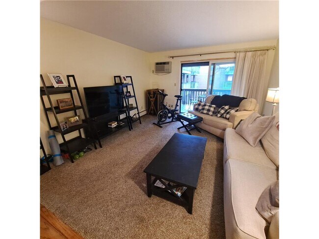 Building Photo - 2800 Hamline Ave N