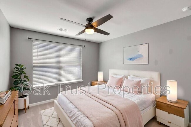 Building Photo - 703 Hilchot Dr