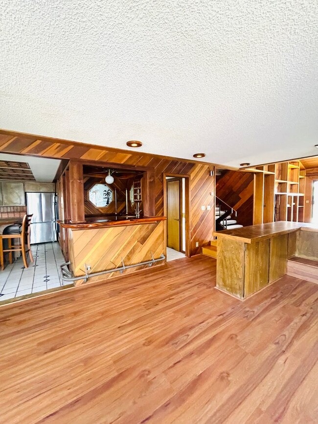 Building Photo - Coastal Living just step away from the BEACH~ Spacious - 3 story home with large living/dining ar...