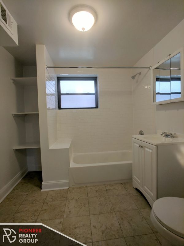 Building Photo - 2526 N Kedzie Blvd