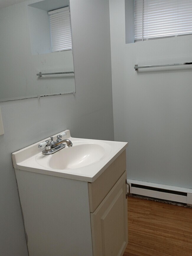 Building Photo - 4101 Kinsway