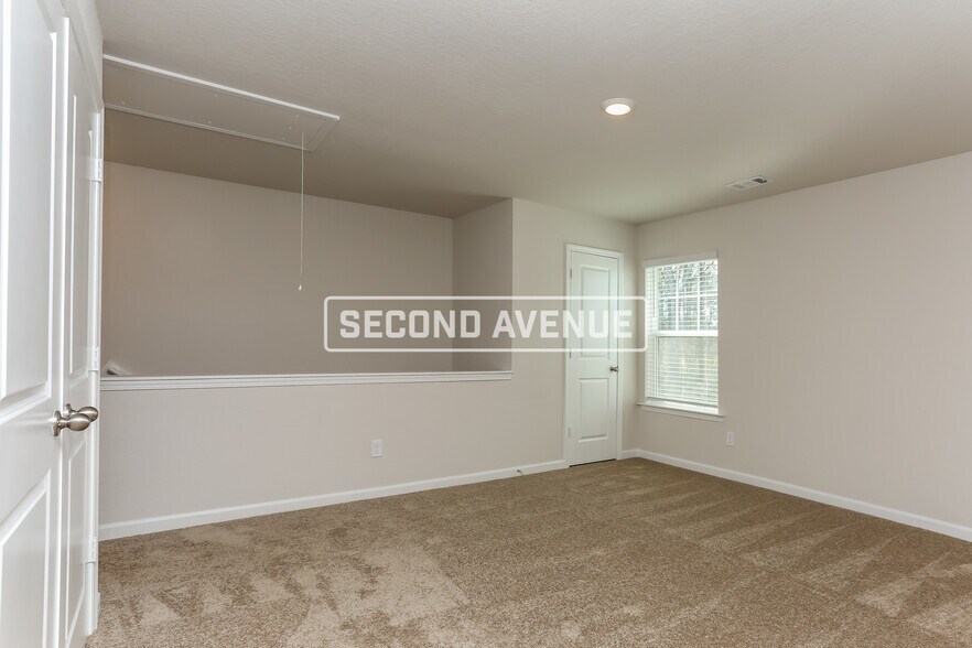 Building Photo - 571 Meadows Farm Dr
