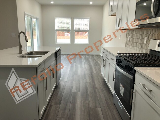 Building Photo - Beautiful 3 Bedroom, 2.5 Bath house w/ 2 C...