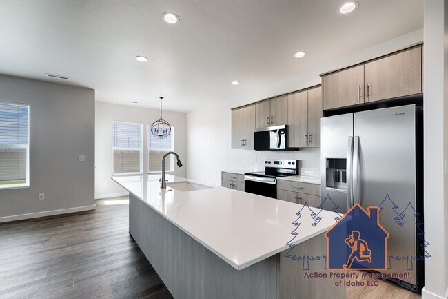 Building Photo - 18405 N Sweet William Ave