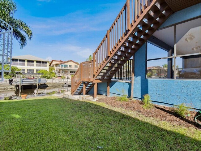Building Photo - 6241 Bayside Dr