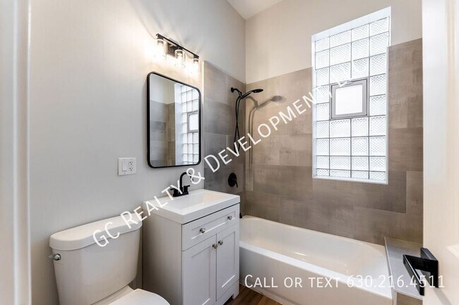 Building Photo - 4241 S Calumet Ave