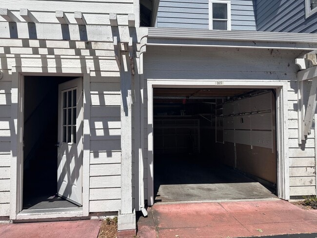 Building Photo - 609 Arcadia Terrace