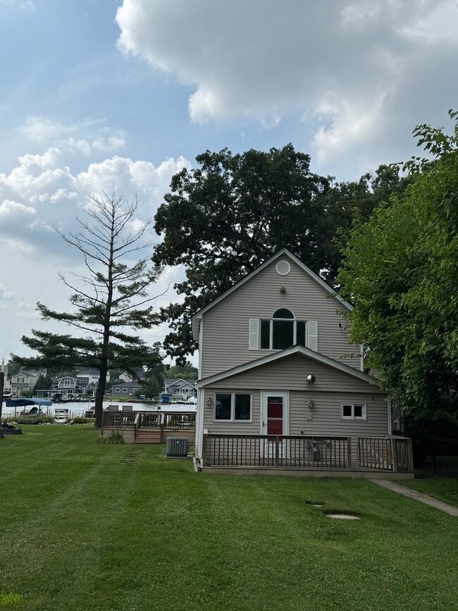 Primary Photo - 1809 N Woodlawn Park Ave