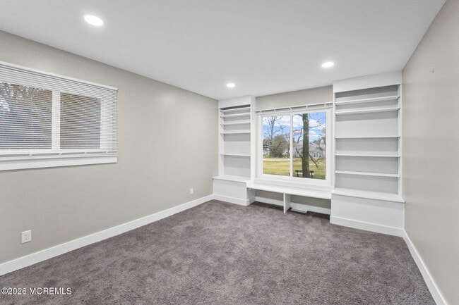 Building Photo - 83 Greenwood Dr