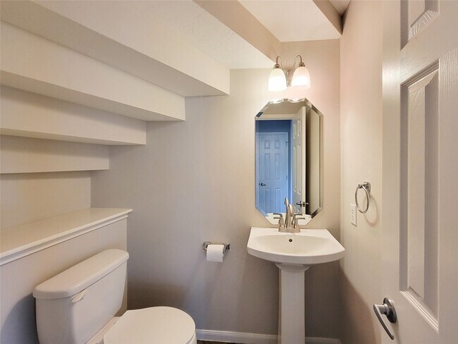 Building Photo - 31406 Capella Cir