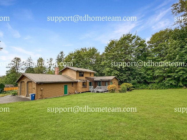 Building Photo - "Charming 3-Bed Retreat with Spacious Inte...