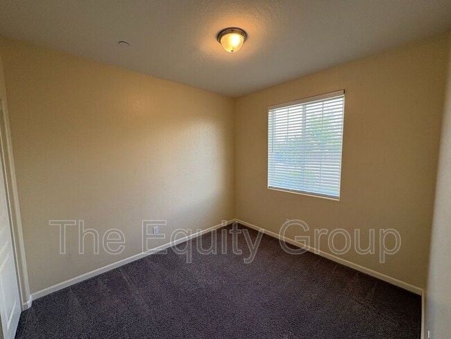 Building Photo - 625 E Monte Verde Ave