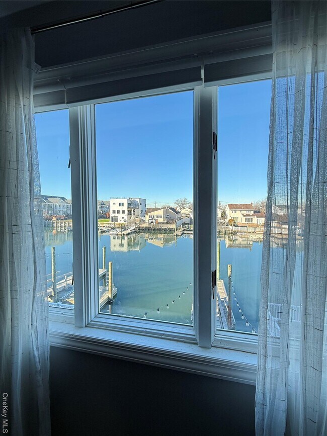 Building Photo - 32 Suffolk Rd