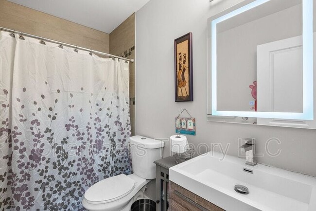 Building Photo - 1275 Oates St NE