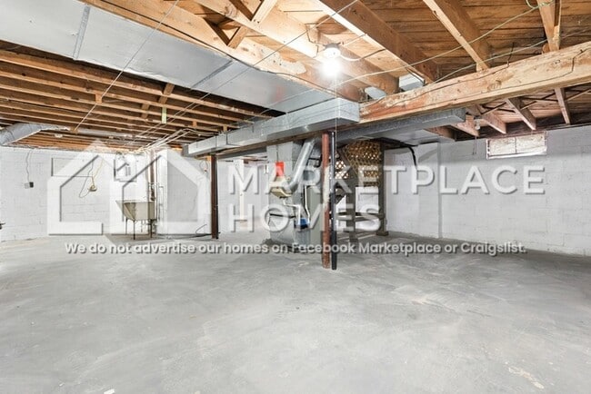 Building Photo - 746 Jefferson Rd