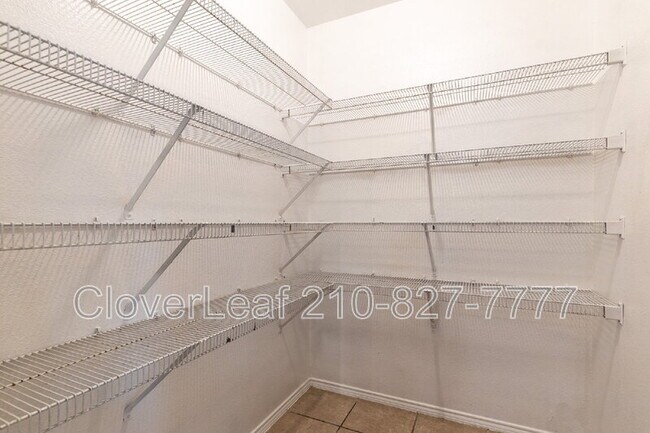 Building Photo - 5818 Sherbrooke Oak