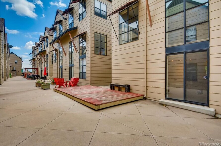 Building Photo - 3068 Umatilla St