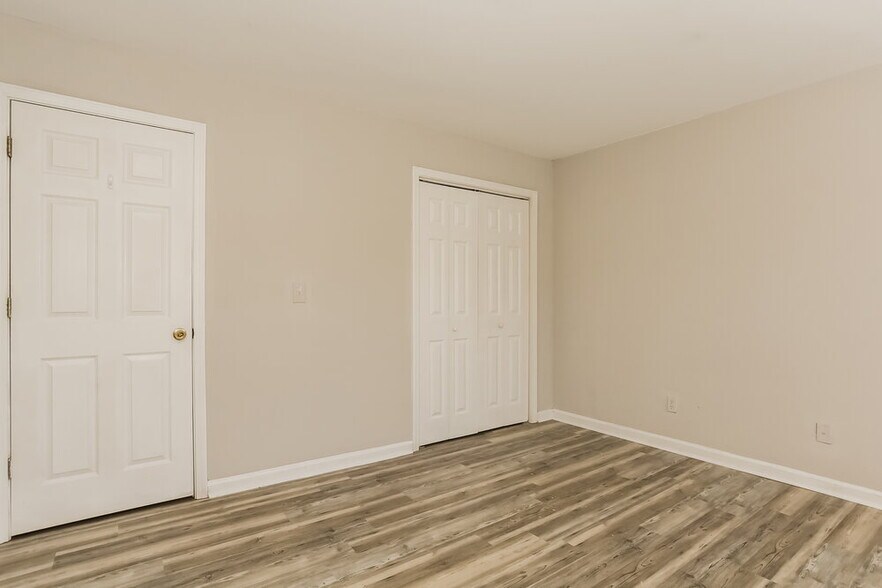 Building Photo - 3833 Misty Lake