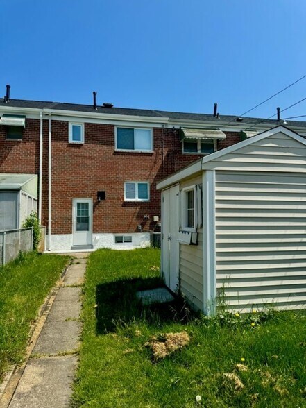 Building Photo - 1016 Middleborough Rd
