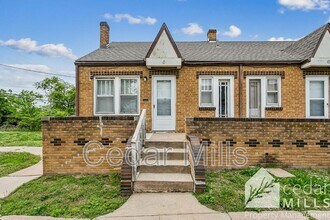 Building Photo - 405 N Hillside St