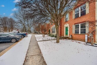 Building Photo - 10 Bluestem Ct