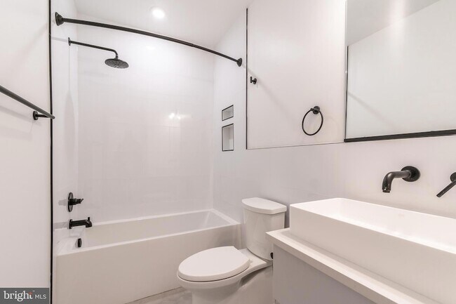 Building Photo - 1601 Frankford Ave