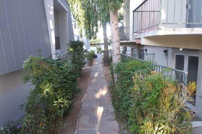 Building Photo - 3416 N 44th St