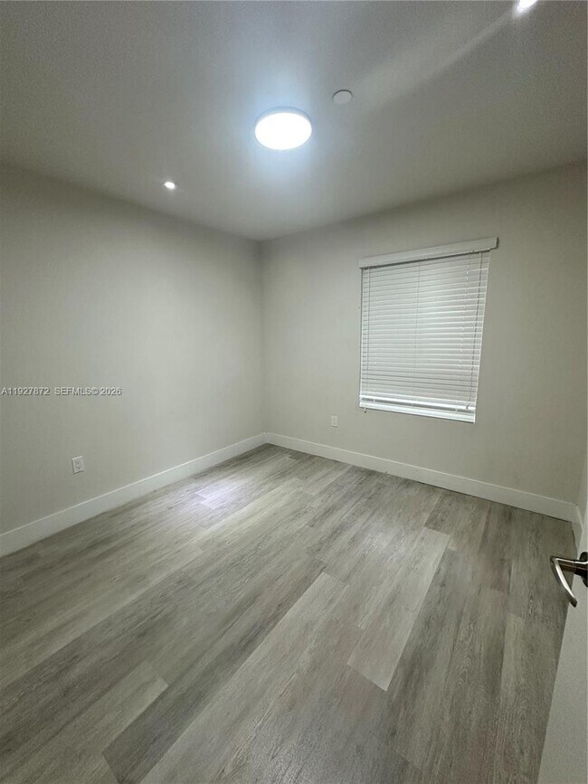 Building Photo - 2555 NE 193rd St