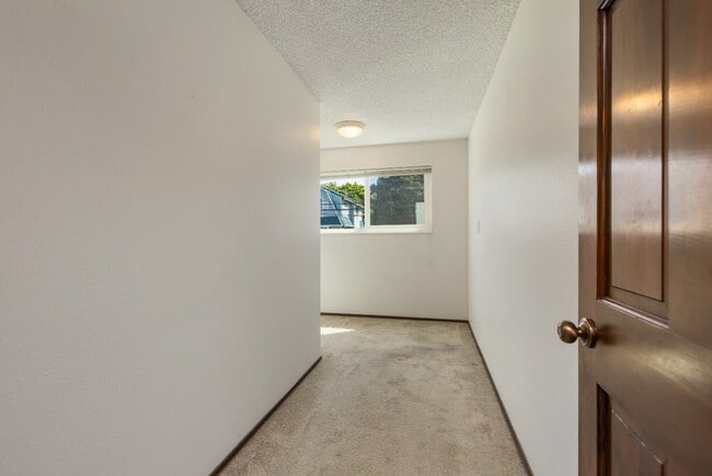 Building Photo - Charming 2BR/2BA Home with Private Balcony...