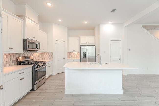 Building Photo - 112 Red Cascade Trl