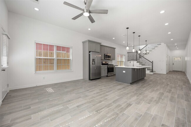 Building Photo - 4406 Sterling St