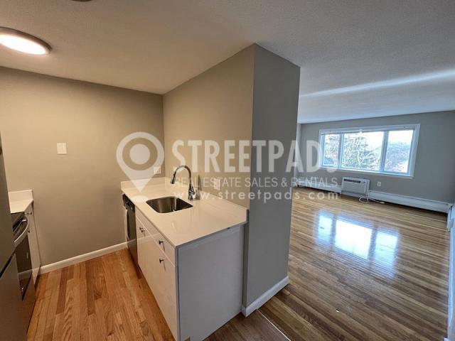 Building Photo - 2 bedroom in Boston MA 02130