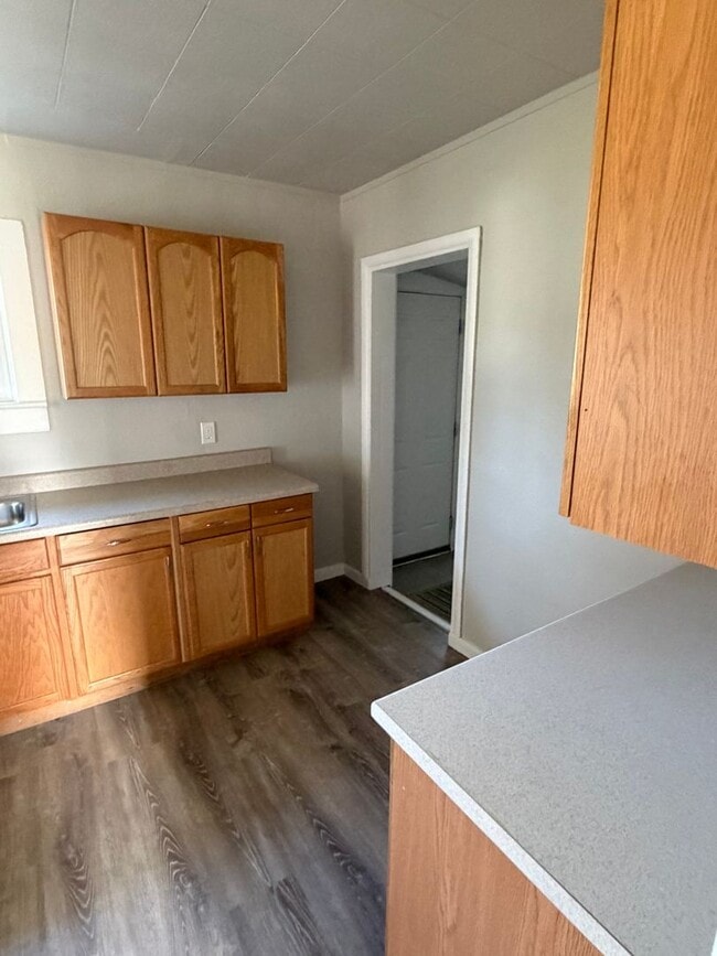 Building Photo - 3-bedroom 1 bath home