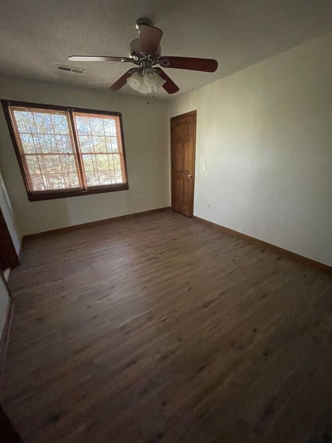 Building Photo - 3 Bedroom 2.5 Bath Townhome Located in Fountain Inn!!! Just minutes from the Downtown Area!