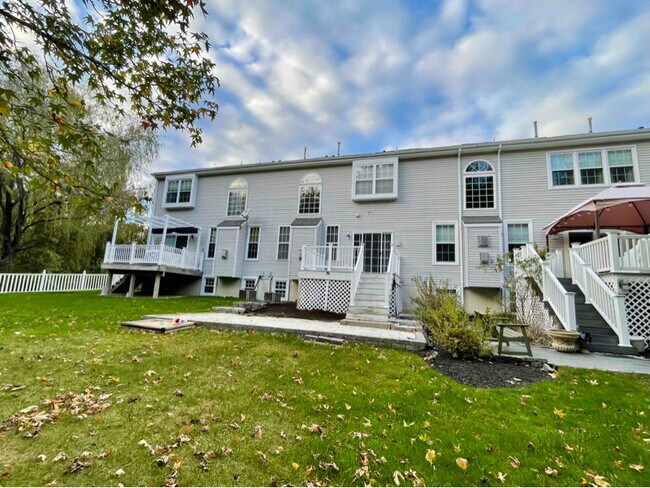 Building Photo - 53 Ross Way