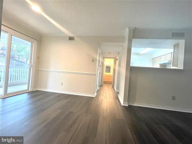 Building Photo - 1505 Lincoln Way