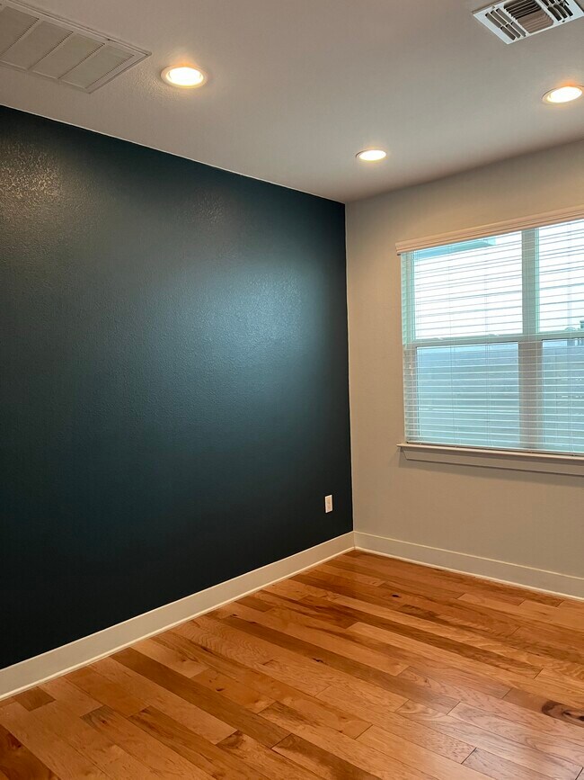 Building Photo - 2301 Capulet St