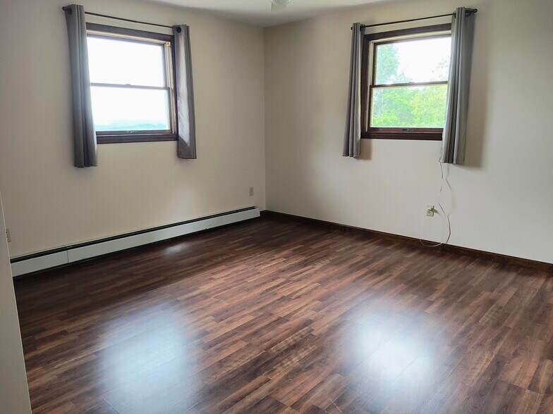 Bedroom - 394 Flagstaff Rd