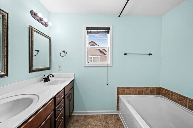 Building Photo - Move-In Special Available! Spacious 3BR Home with Bonus Room, Fireplace & Fenced Yard