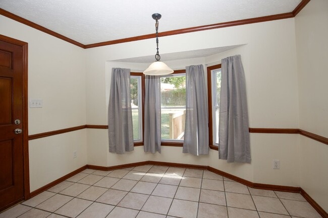 Building Photo - 330 Conifer Dr